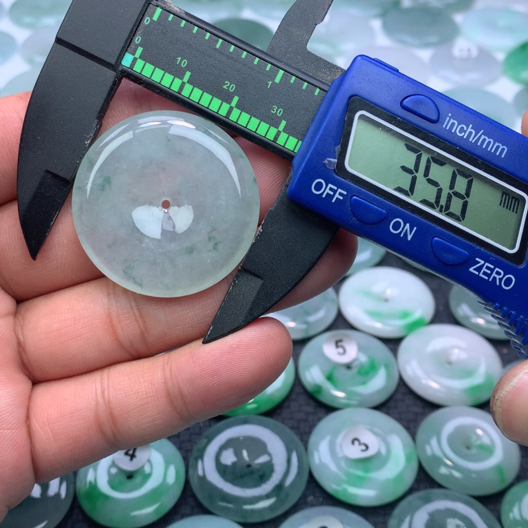 翡翠颈饰未镶嵌缅甸天然A货翡翠