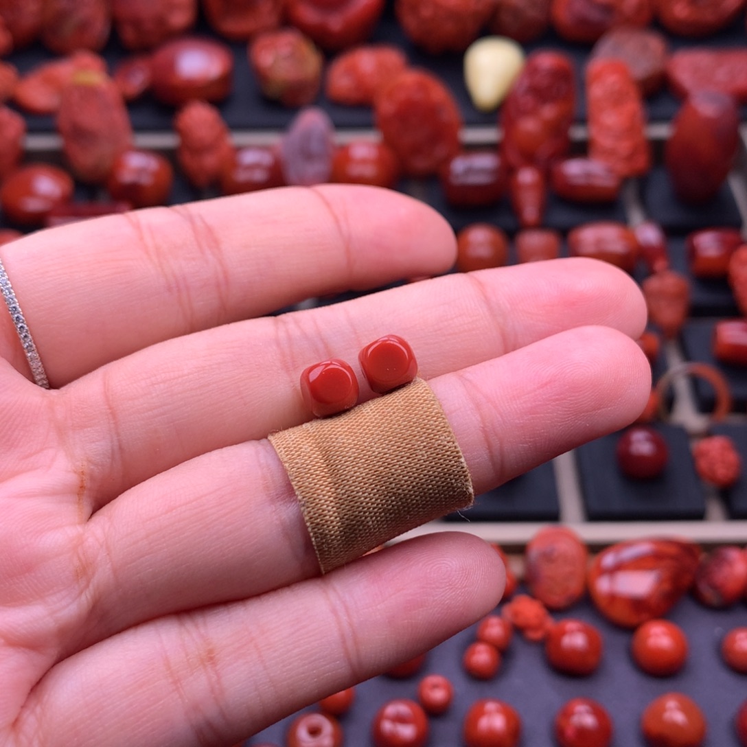 浮****南红玛瑙未镶嵌原矿六方对珠6mm