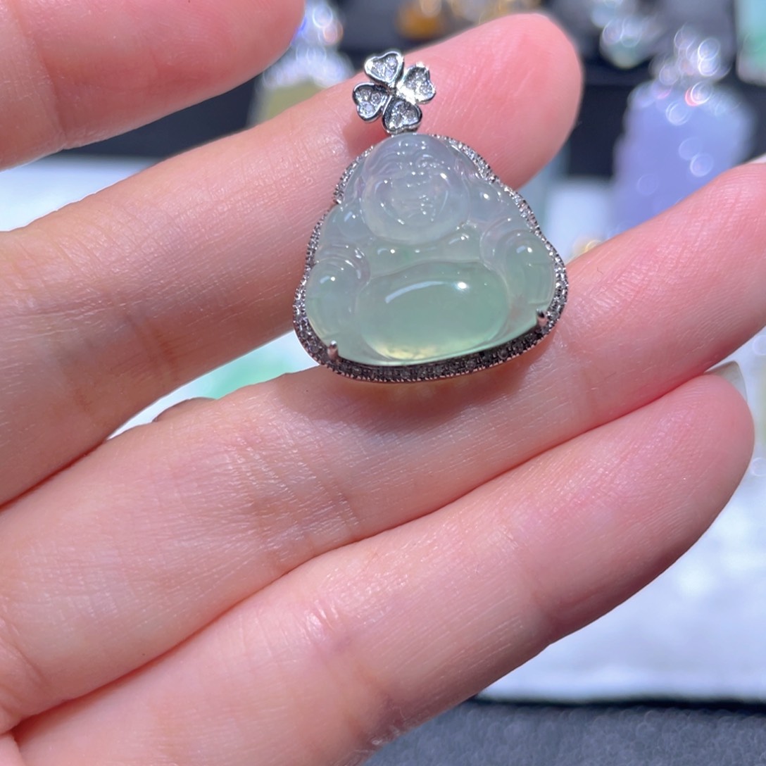 翡翠18K金镶嵌颈饰翡翠