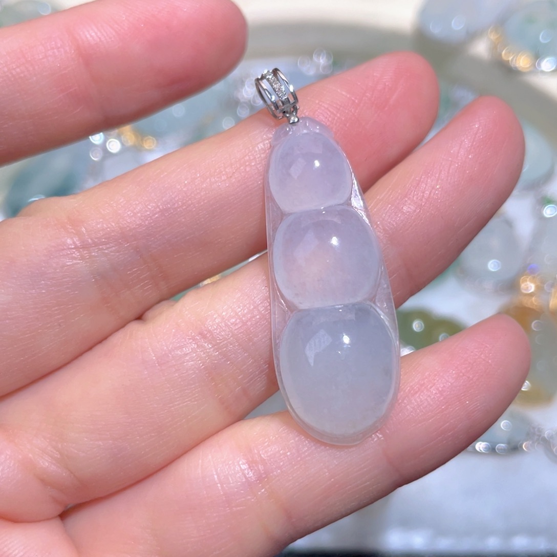 翡翠颈饰18K金镶嵌翡翠