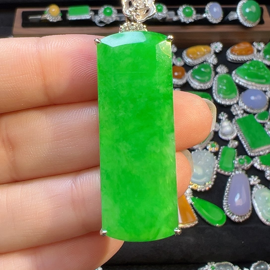 翡翠颈饰18K金镶嵌收货48小时鉴赏期