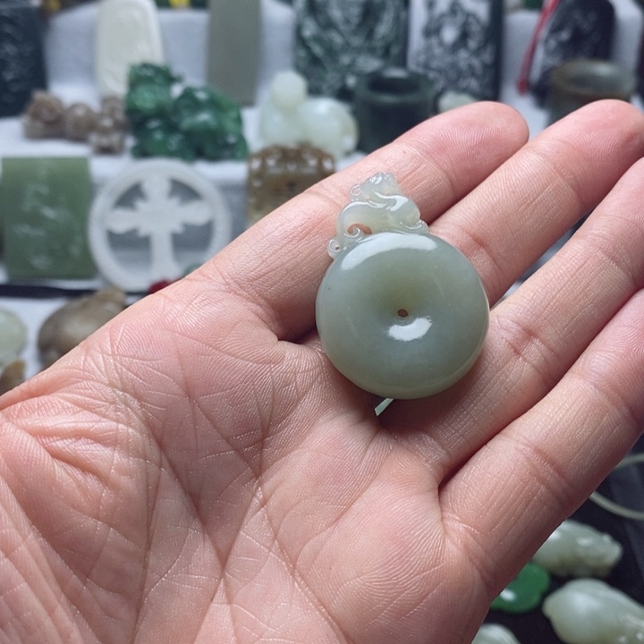 和田玉吊坠未镶嵌