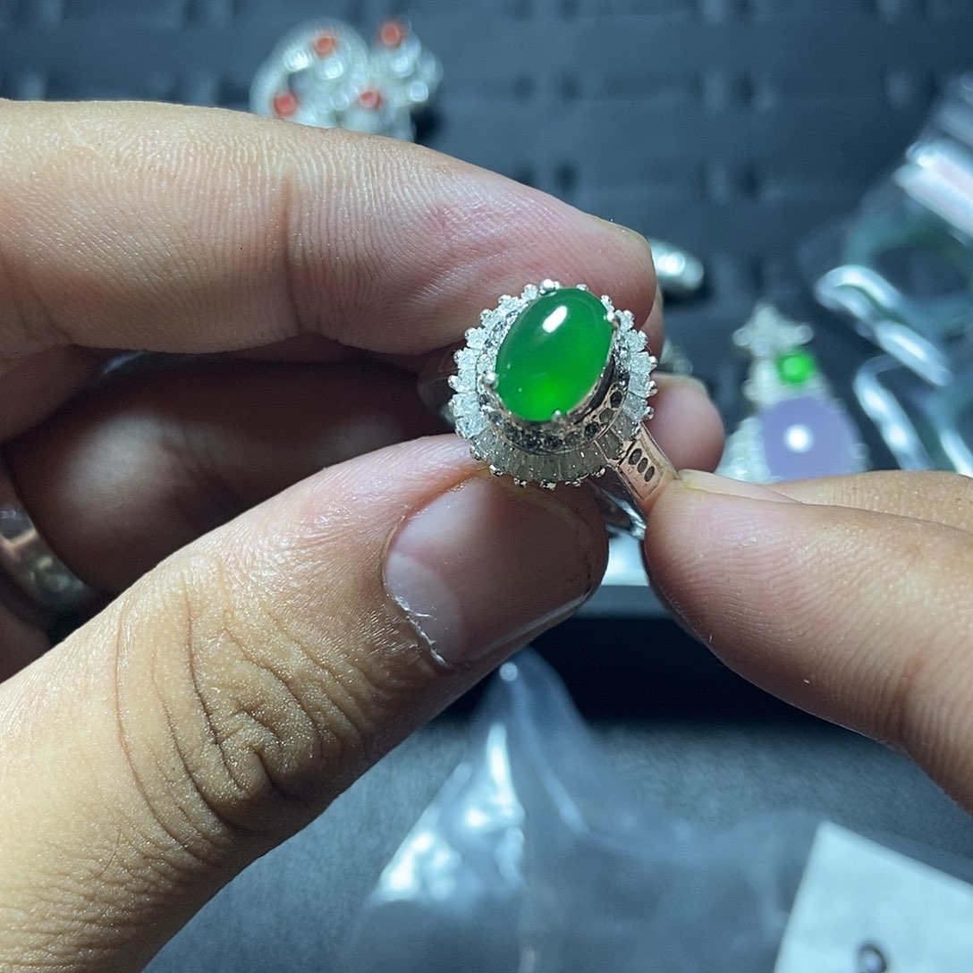 定制翡翠未镶嵌翡翠