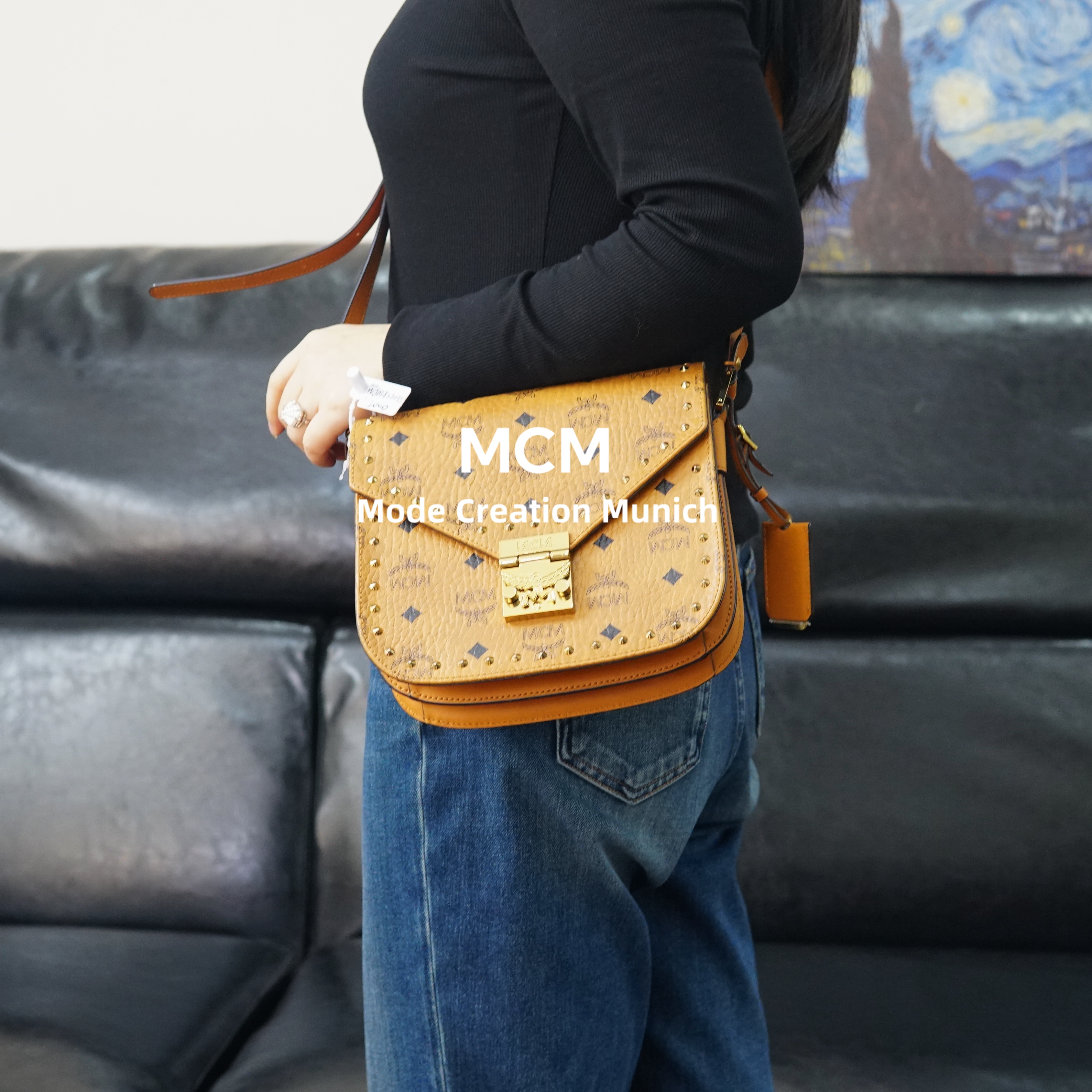 95新 MCM 干邑色铆钉马蹄包/SY02923034/3034