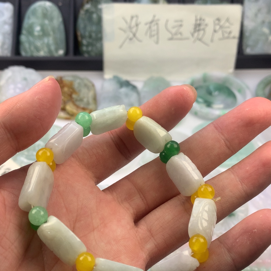 翡翠颈饰未镶嵌一