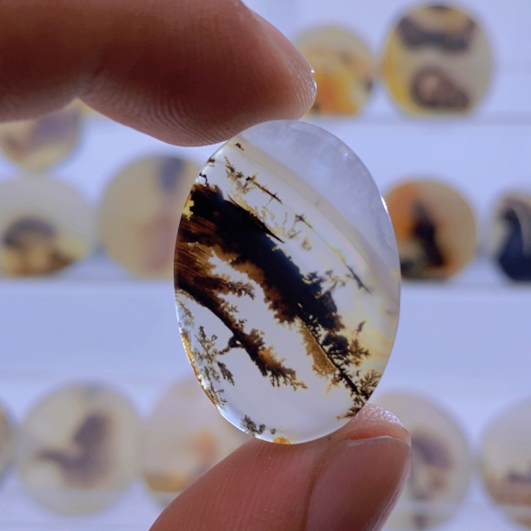 玛瑙/玉髓颈饰未镶嵌丫**?