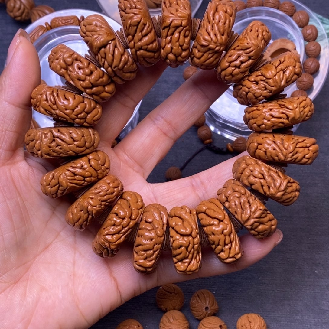 、***、秦岭龙纹桃核手串