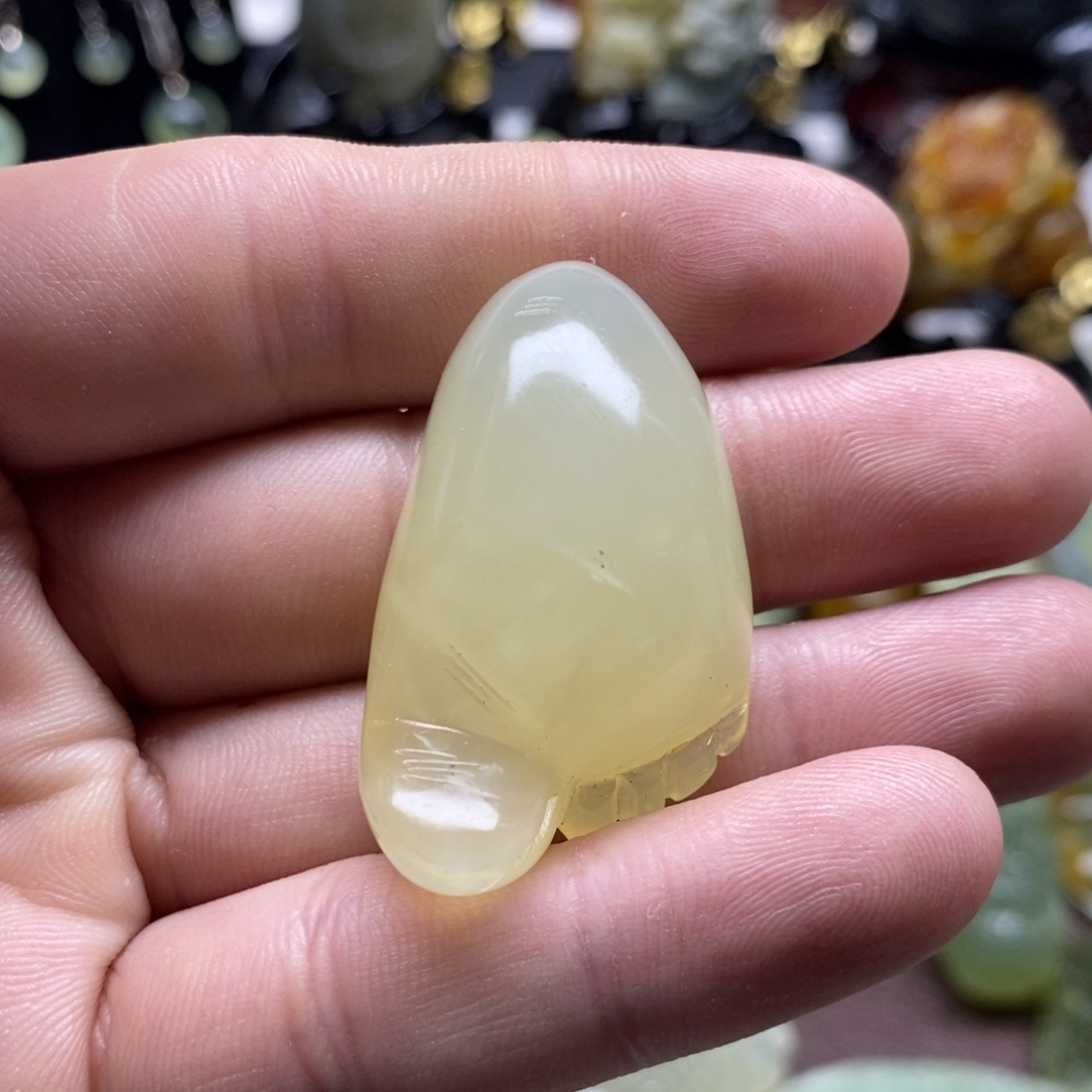 岫玉脚脚吊坠未镶嵌