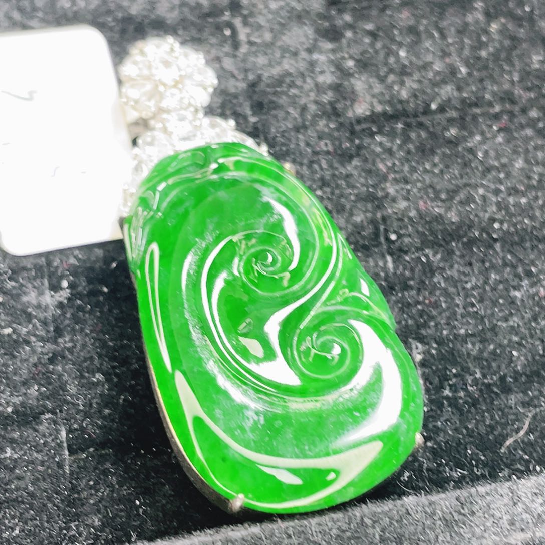 翡翠未镶嵌颈饰573