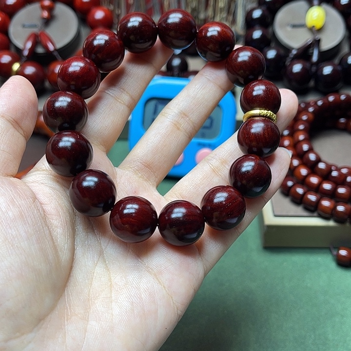 布***卡木小叶紫檀手工艺