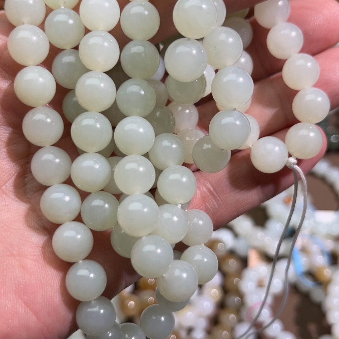 肖***子和田玉未镶嵌手链108颗