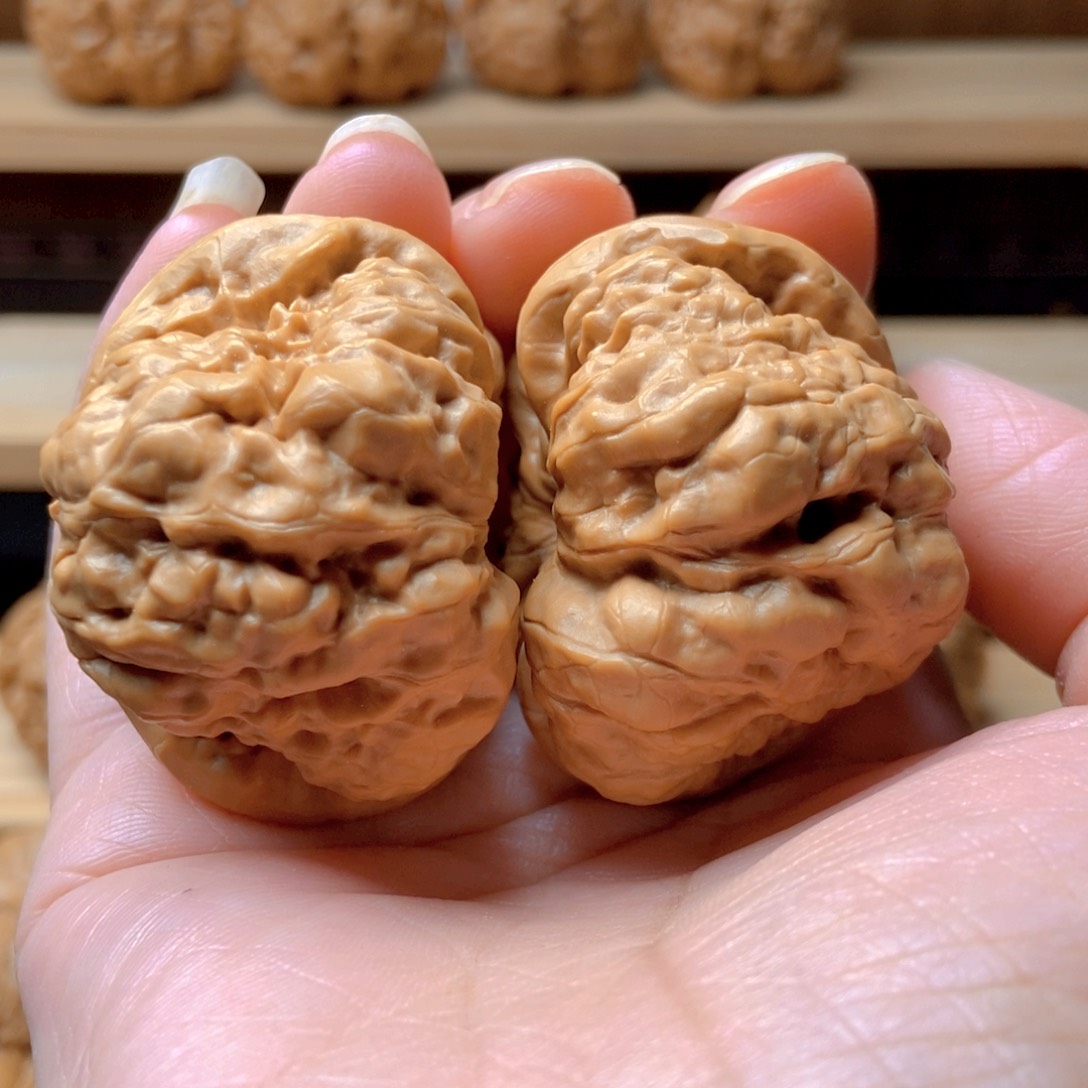 文玩核桃吊坠只***猫蛤蟆头