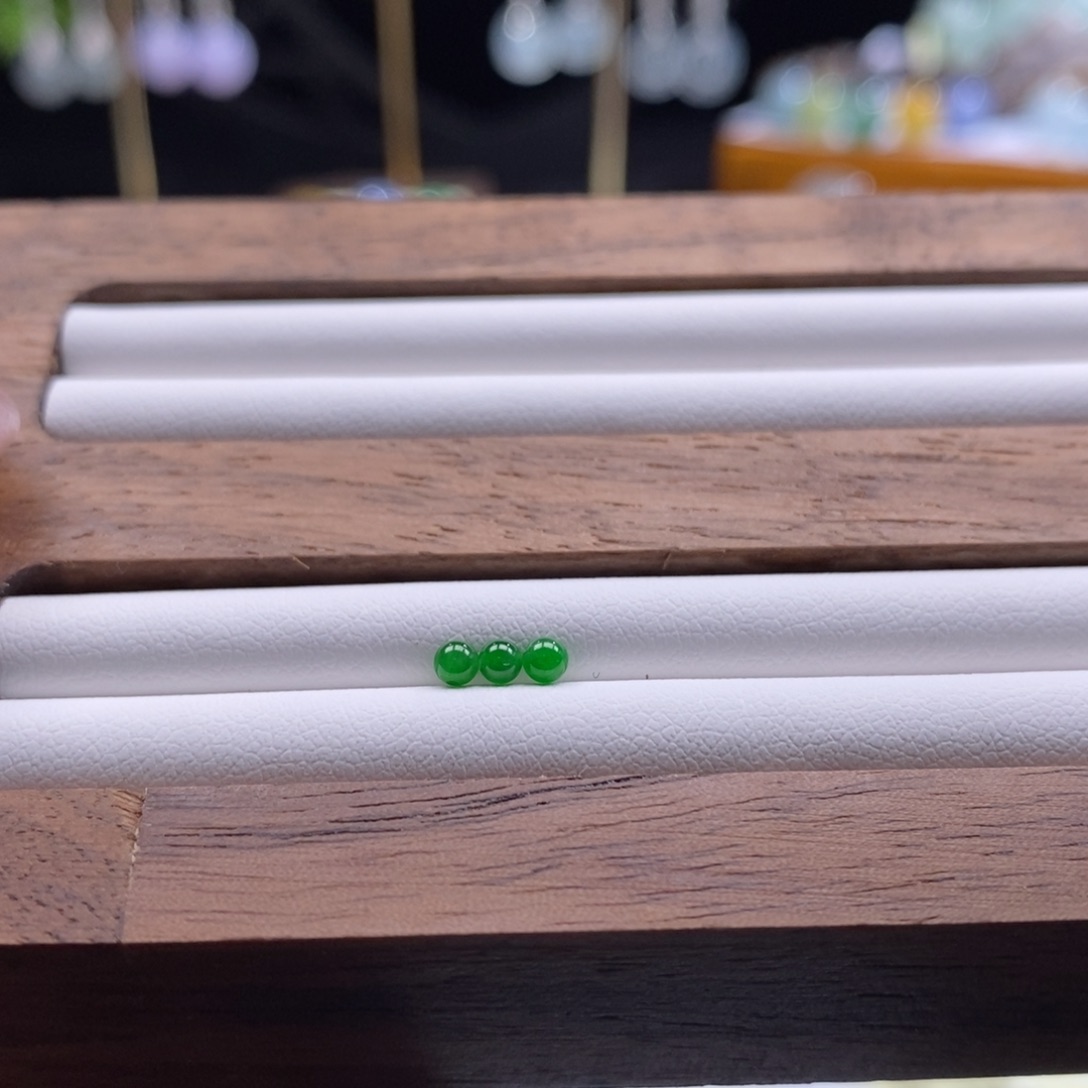 翡翠吊坠(不含链)未镶嵌缘*翡翠满绿小珠卡2.4