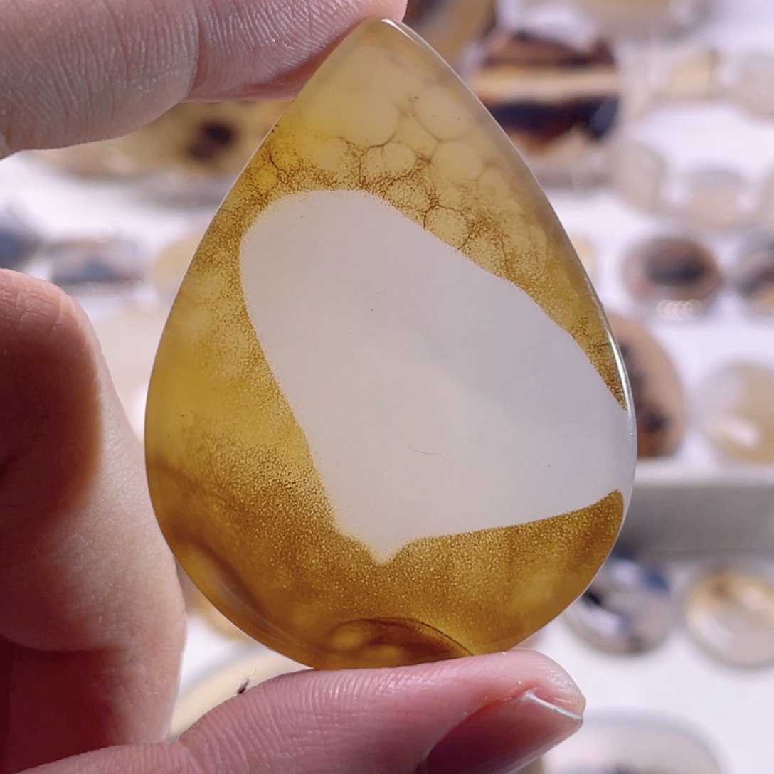 玛瑙/玉髓未镶嵌珠宝奇石