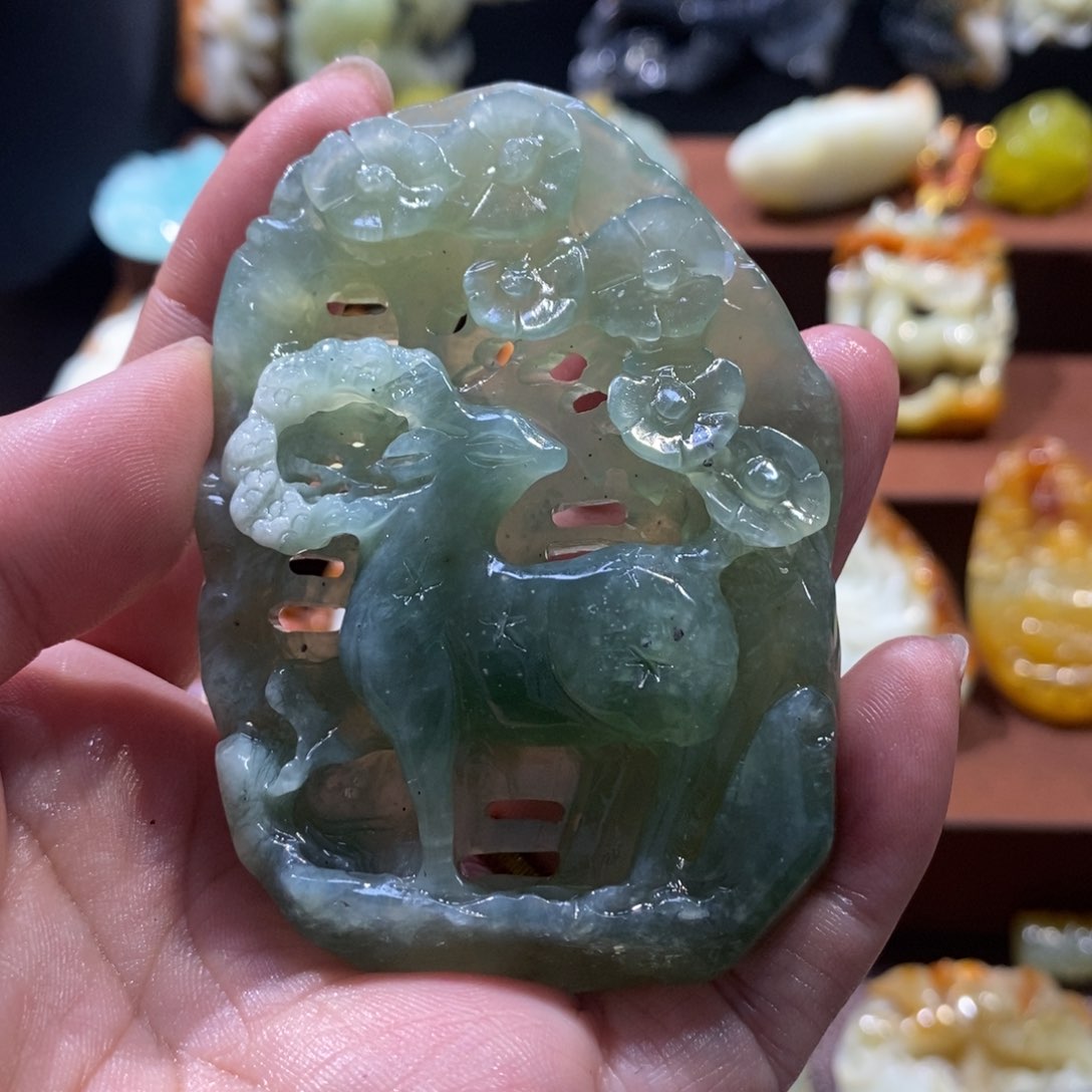 蛇纹石玉颈饰未镶嵌