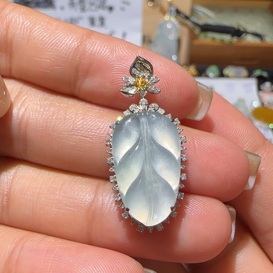 【闪购商品】翡翠颈饰18K金镶嵌天然