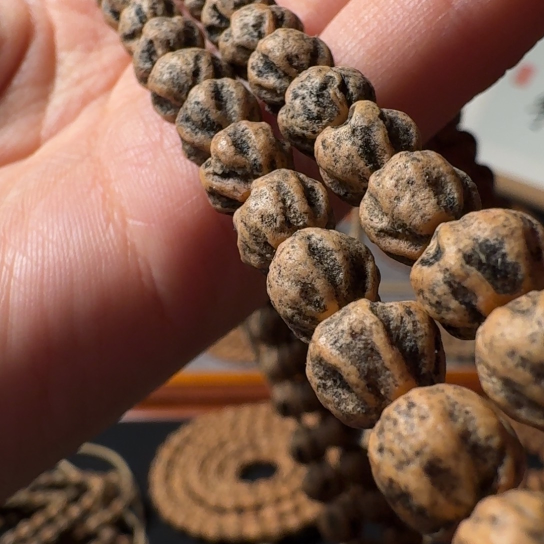 奥****柏香籽/百香籽吊坠