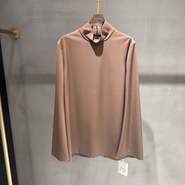 GIA.  FW23-BL003高领上衣