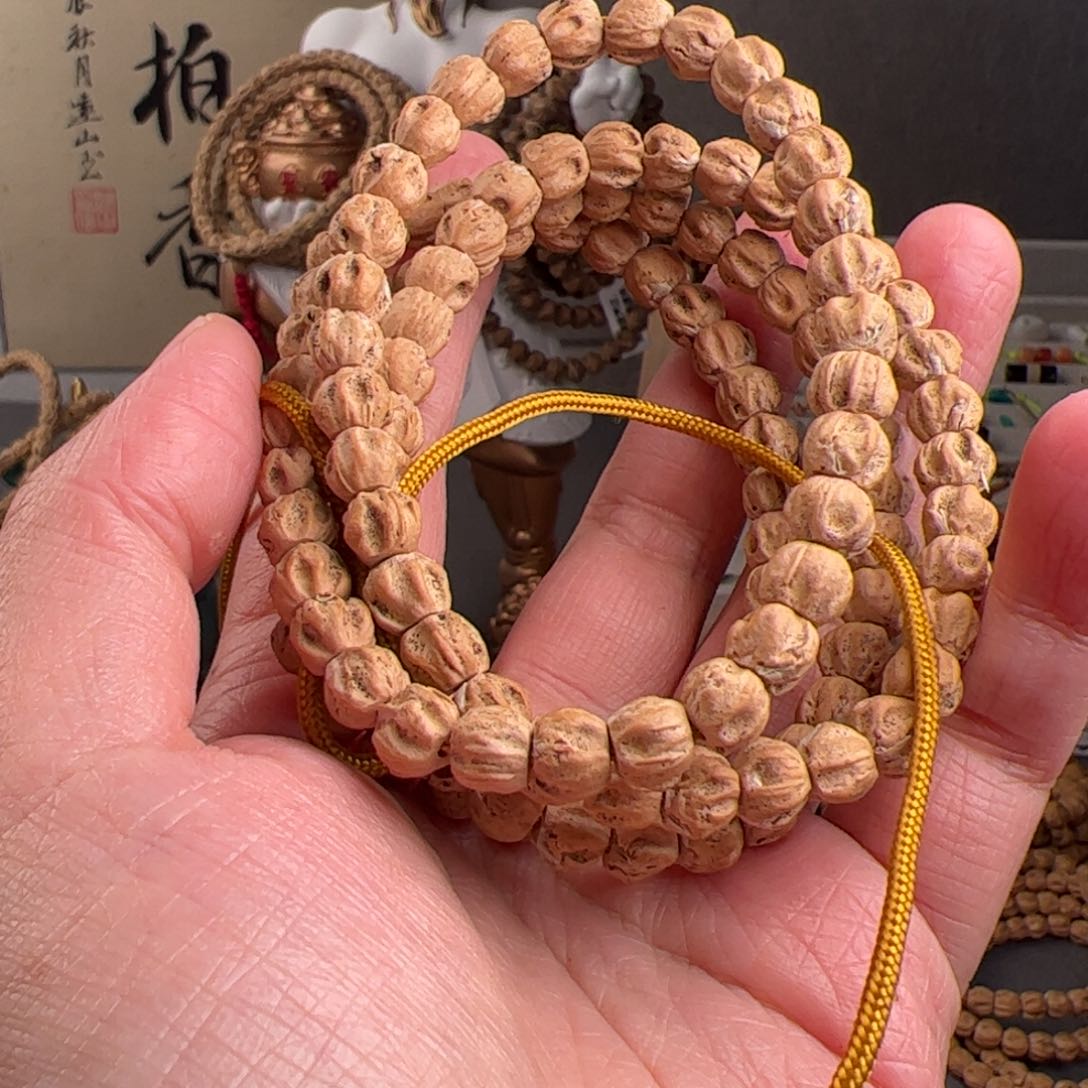 柏香籽/百香籽吊坠嘘**人