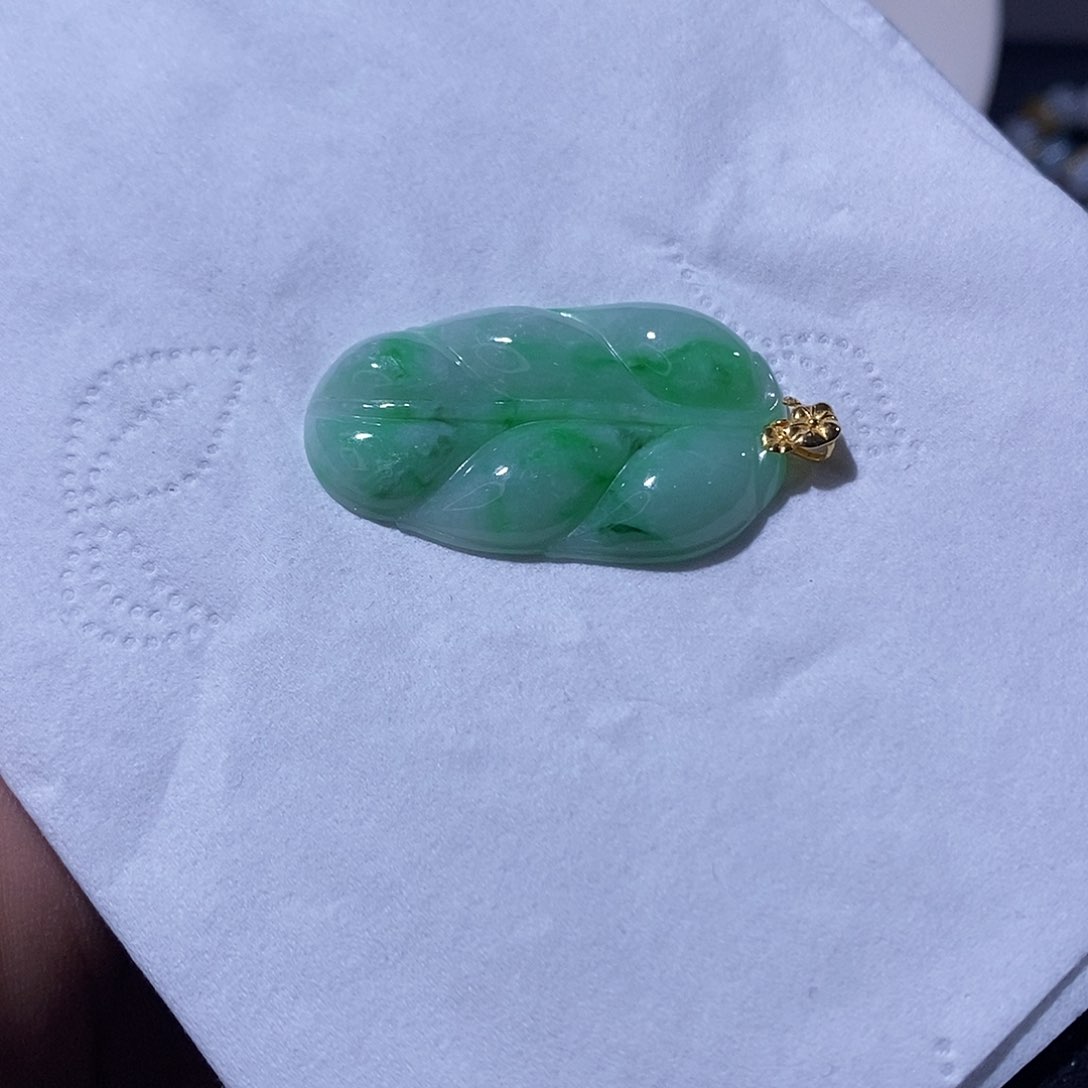 翡翠吊坠(不含链)18K金镶嵌
