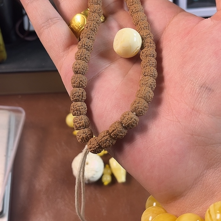 琥珀裸石未镶嵌哒蜜蜡配饰