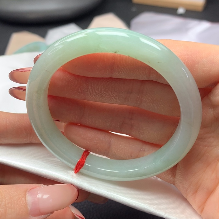 翡翠手镯未镶嵌56泥鳅背