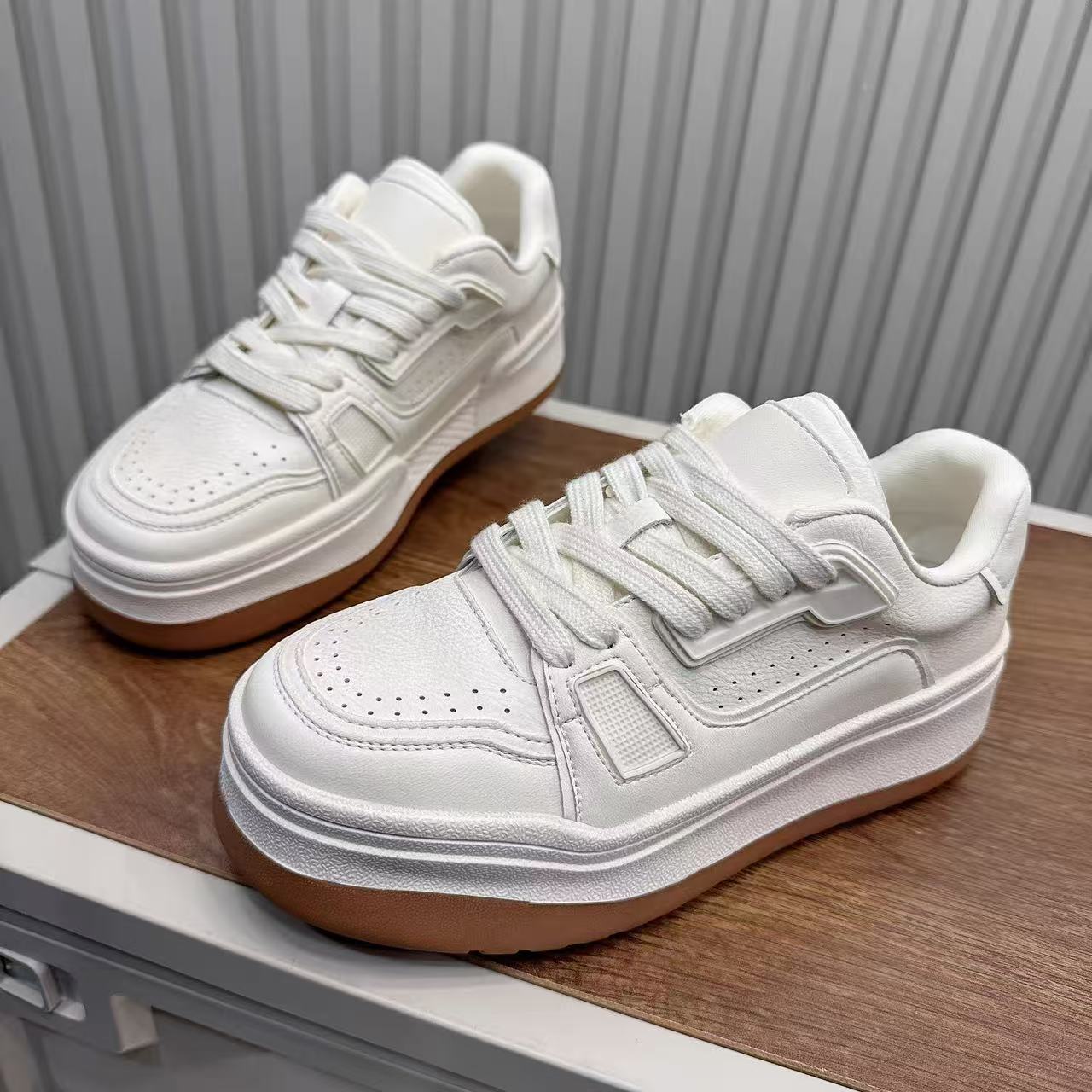 0312透气做旧白色低帮女鞋低跟时尚休闲鞋女鞋舒适百搭