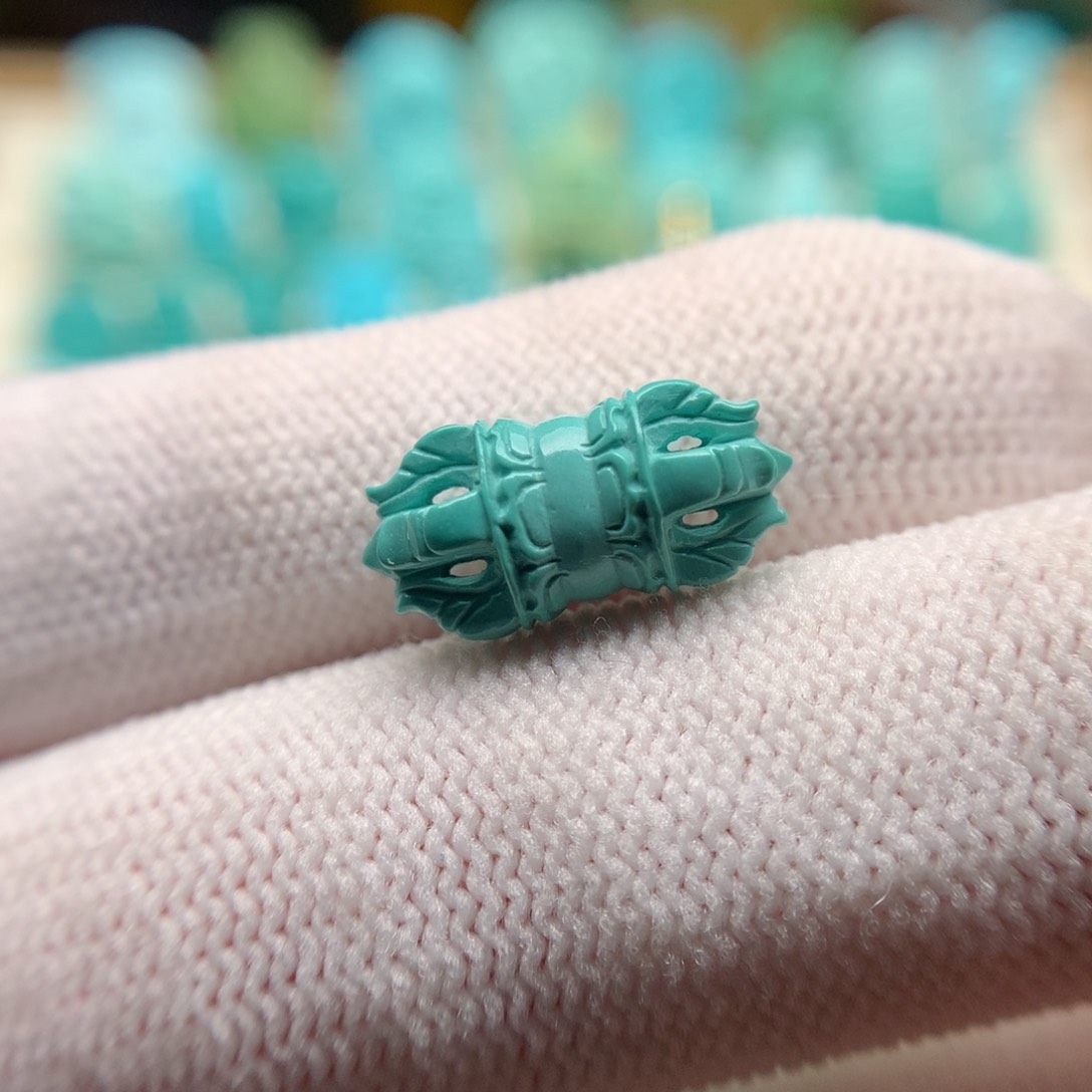 绿松石配饰未镶嵌