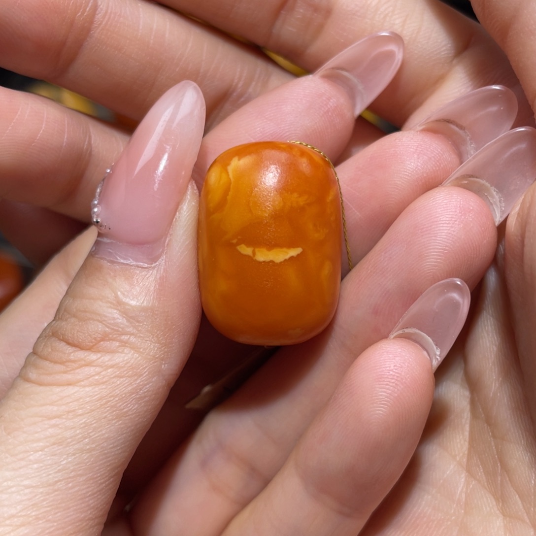 【闪购商品】琥珀裸石未镶嵌桶珠
