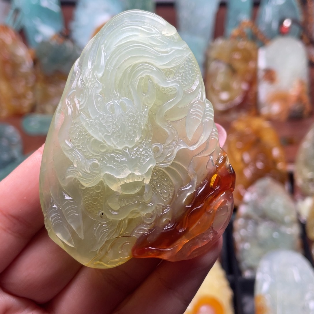 蛇纹石玉颈饰未镶嵌