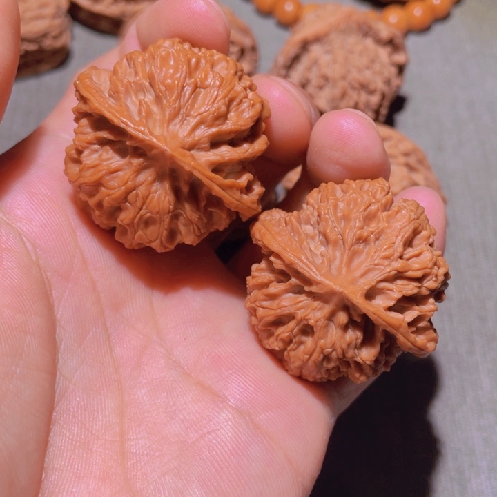 文玩核桃吊坠苹果园