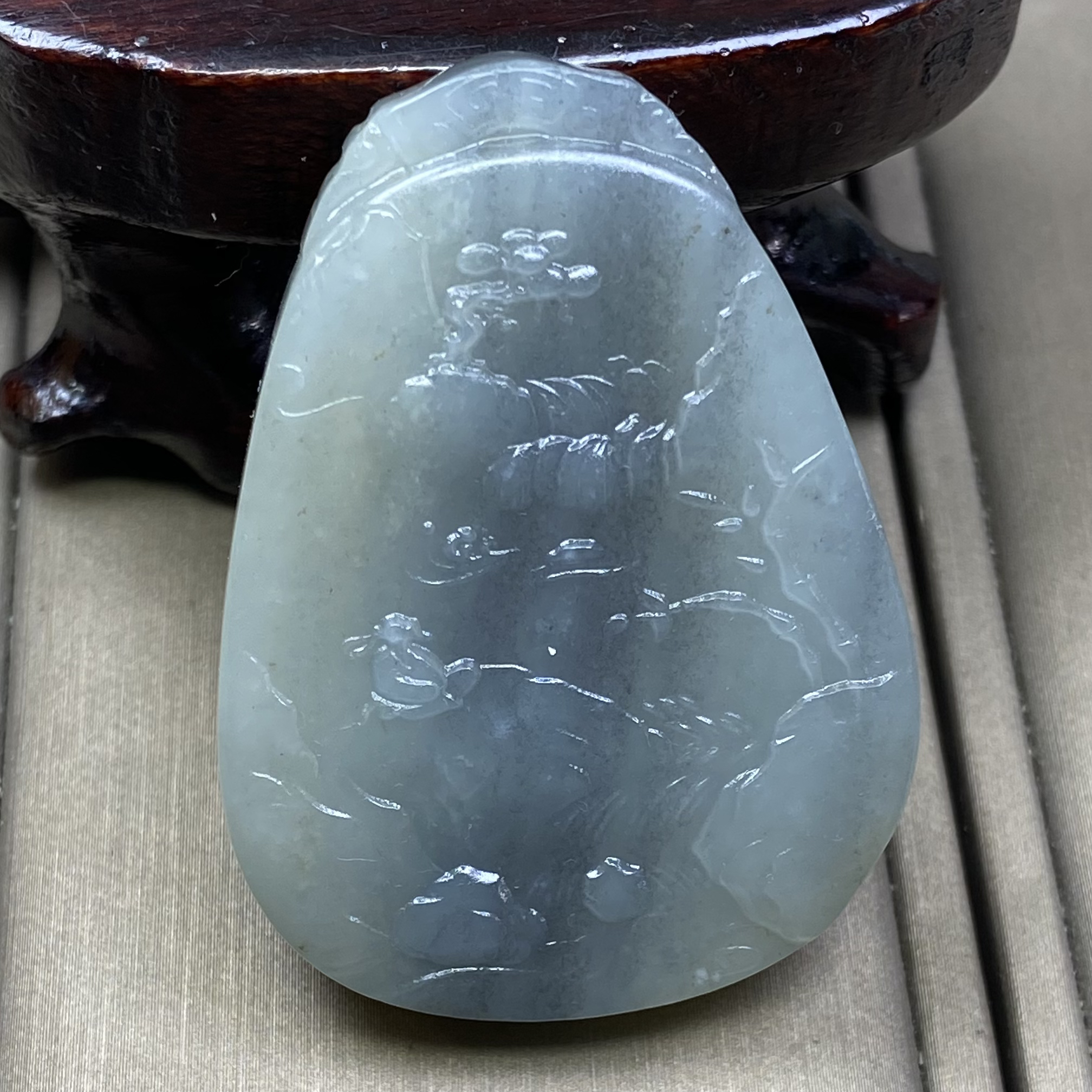 天然和田玉新疆青花籽带皮白玉山水牌子吊坠挂件油润一物一证