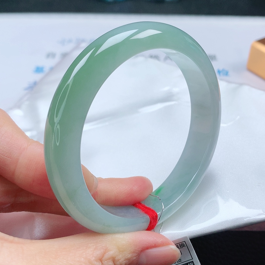 翡翠手镯未镶嵌56➕圈