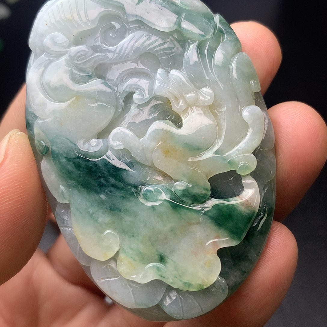翡翠未镶嵌颈饰翡翠首饰和翡翠珠宝