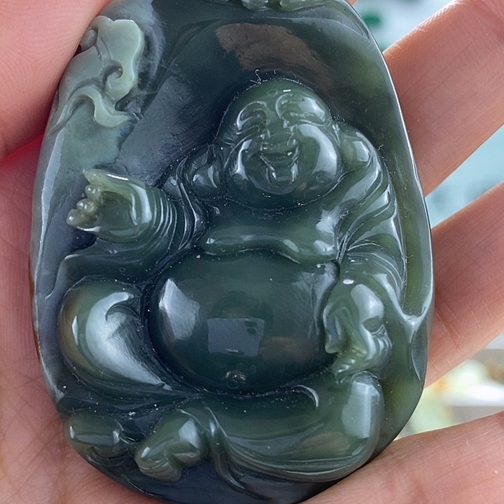 透闪石质玉挂件未镶嵌灯****?