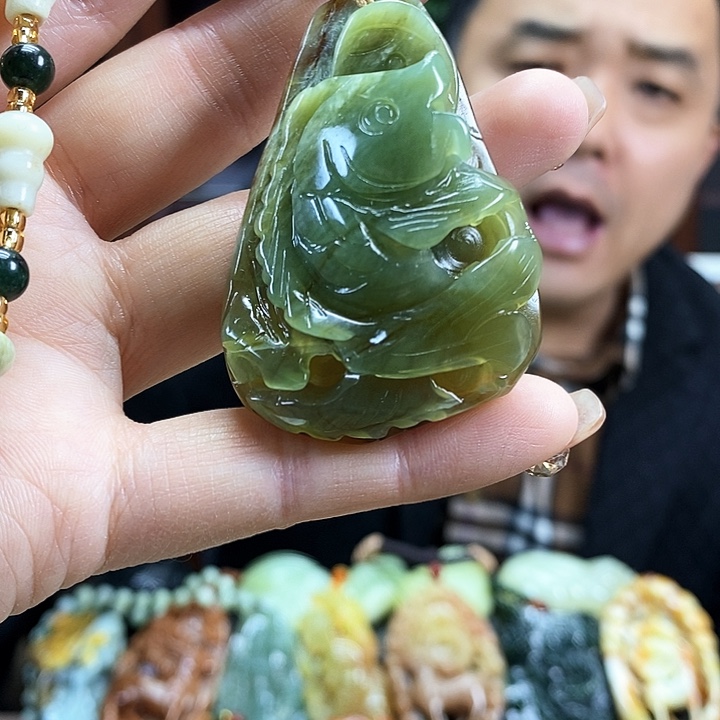 蛇纹石玉吊坠未镶嵌