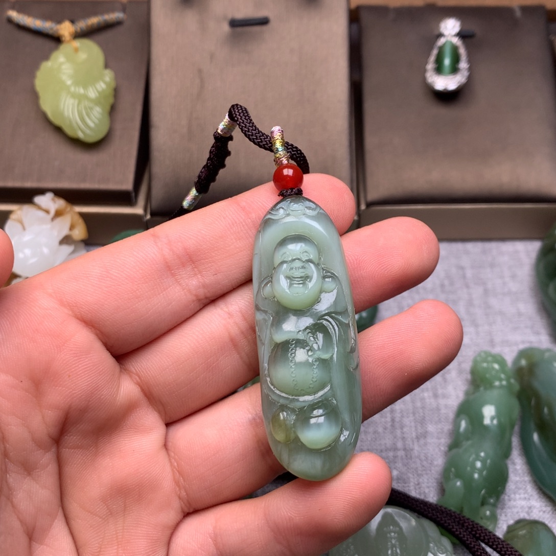 不***惑和田玉未镶嵌颈饰