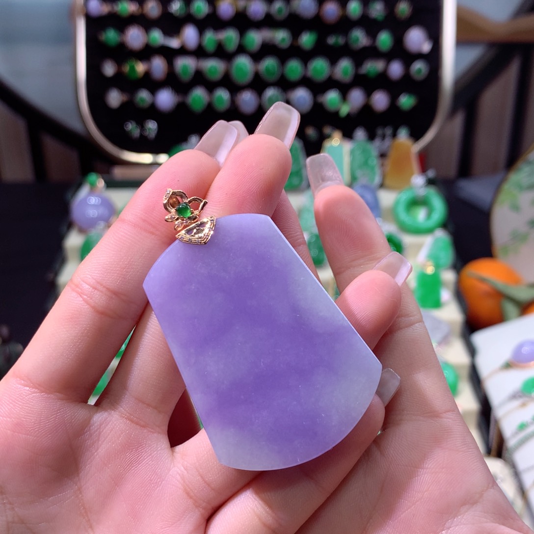 翡翠颈饰18K金镶嵌翡翠