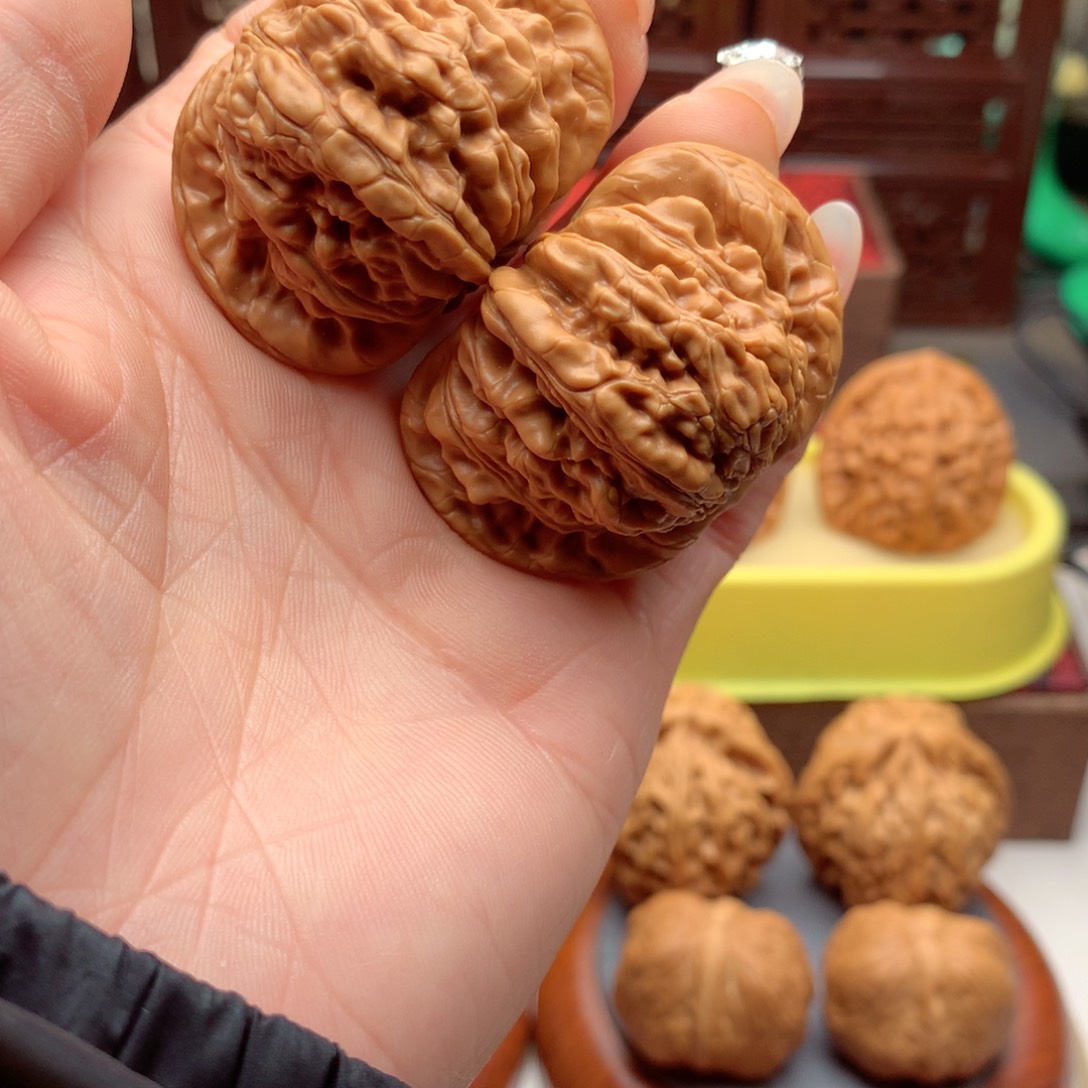 文玩核桃吊坠正阳楼。  6号