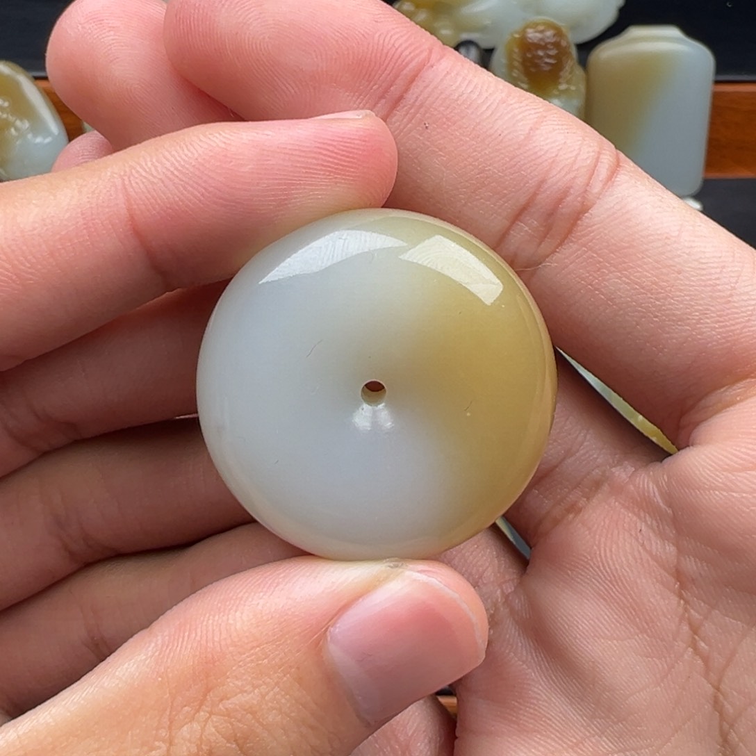 和田玉（糖玉）颈饰未镶嵌无*