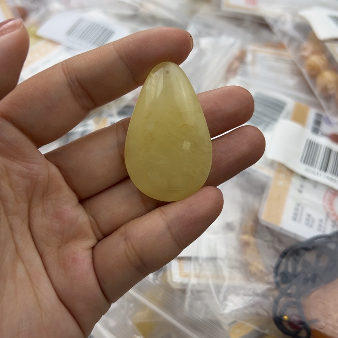 琥珀珠宝奇石未镶嵌