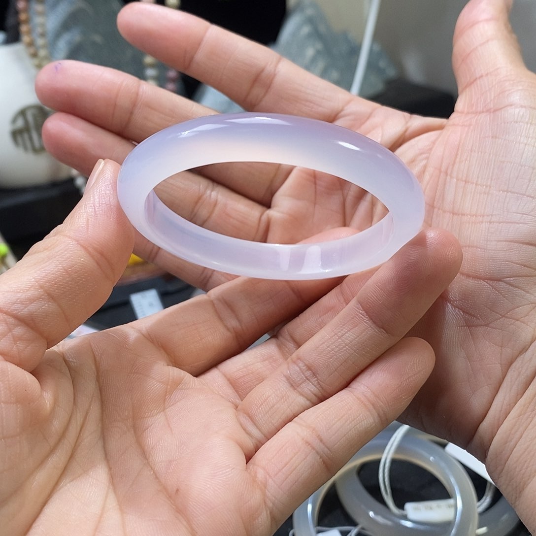 玛瑙/玉髓手镯未镶嵌有水线5455