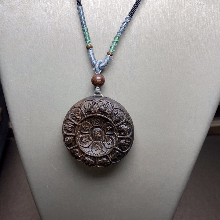 沉香木手串越南芽庄紫棋玉化吊坠