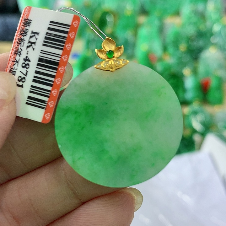 翡翠颈饰18K金镶嵌挂件