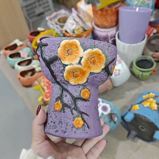 当场拍满15元发货不凑不发，花盆盆口不方不圆有针孔黑点是正常的，
