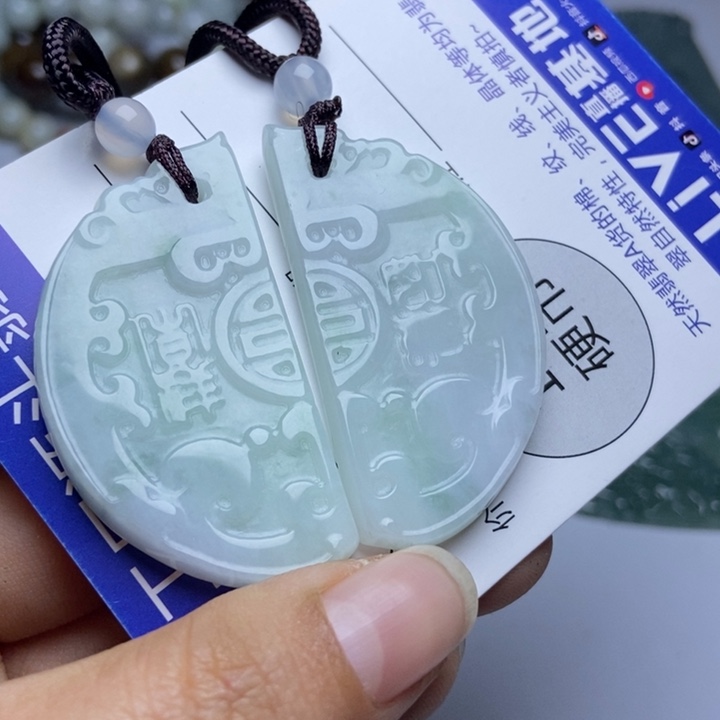 翡翠颈饰未镶嵌翡翠