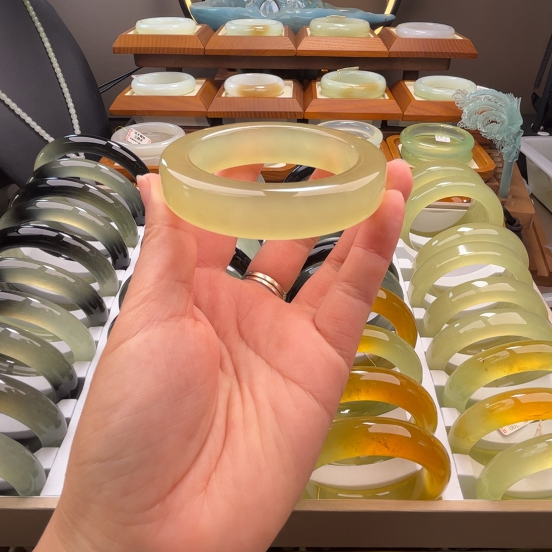 蛇纹石玉未镶嵌手镯56