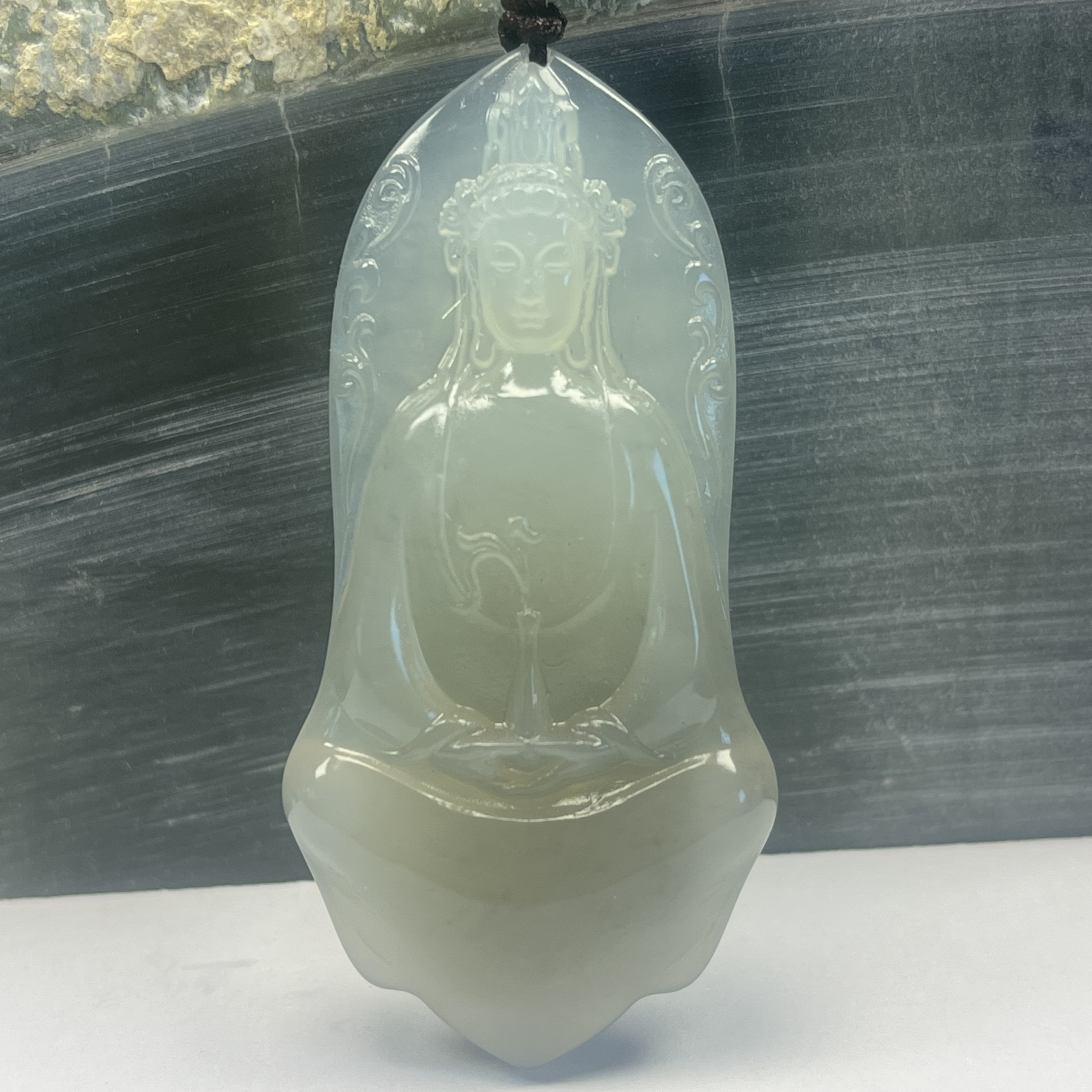 精美天然岫玉挂件吉祥观音