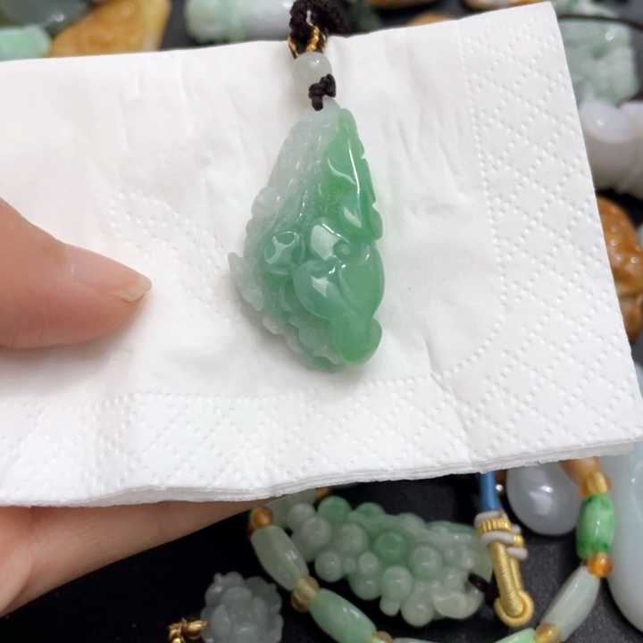 【闪购商品】翡翠颈饰未镶嵌天然翡翠