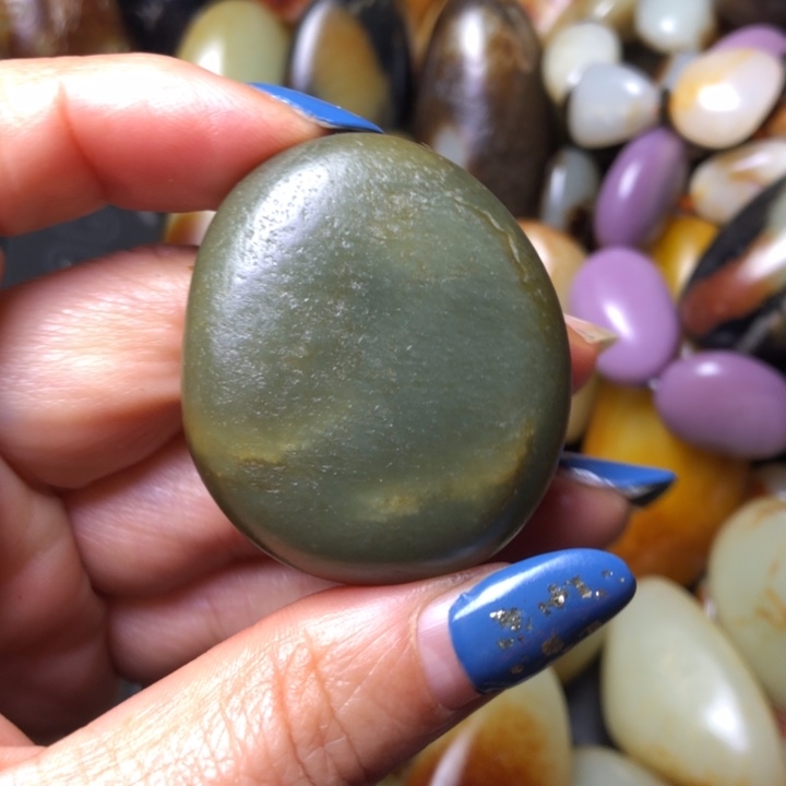 和田玉（翠青玉）未镶嵌珠宝奇石